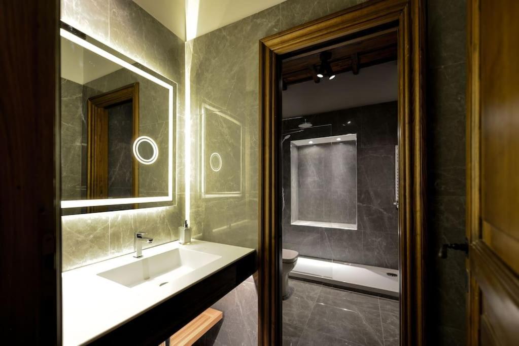 The Frattina - Luxury Serviced Apartment Рим Екстериор снимка